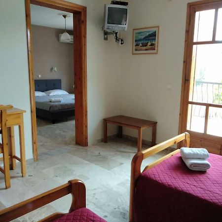 Orelia Pension Tolo Exterior photo