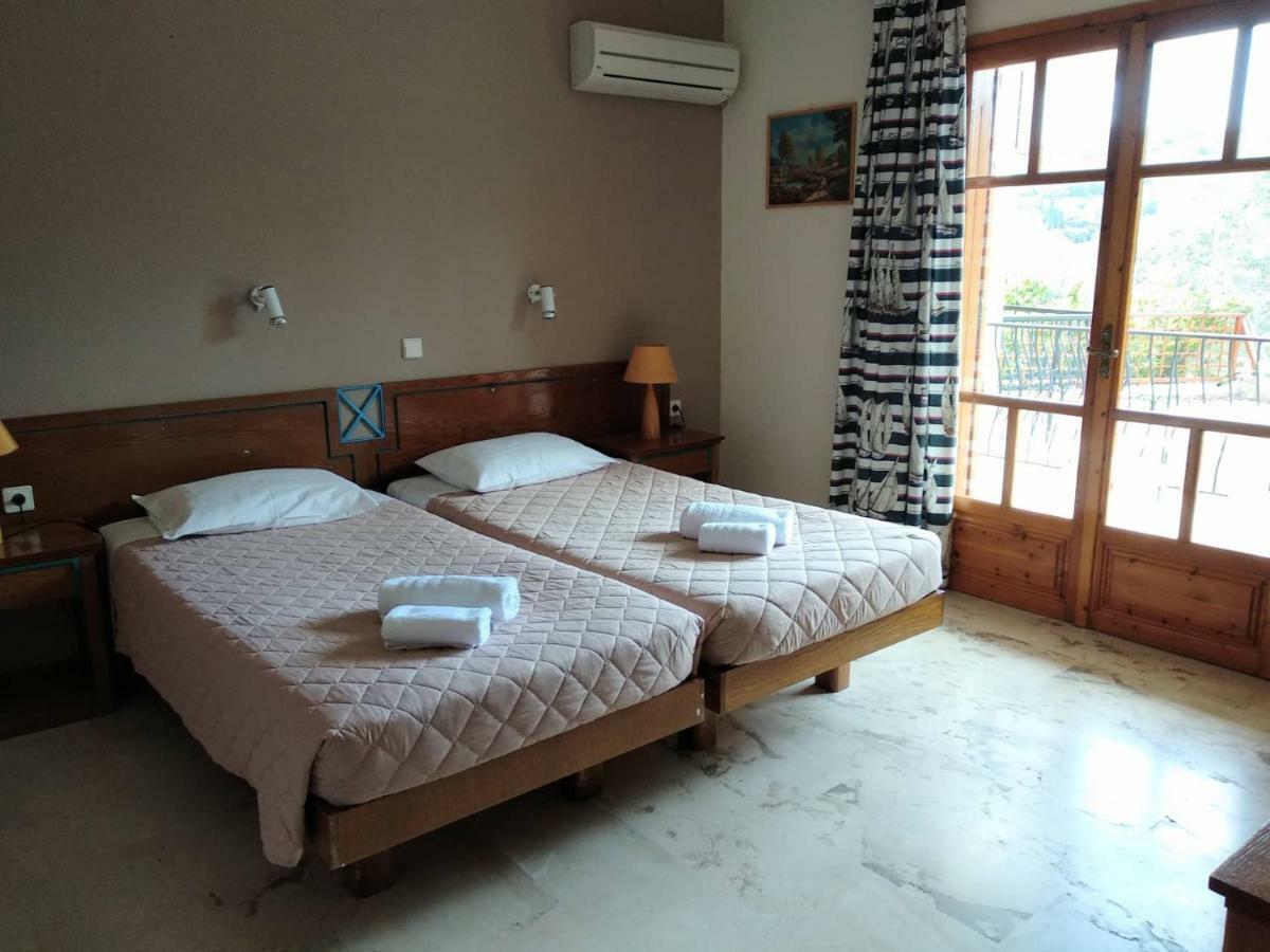 Orelia Pension Tolo Exterior photo