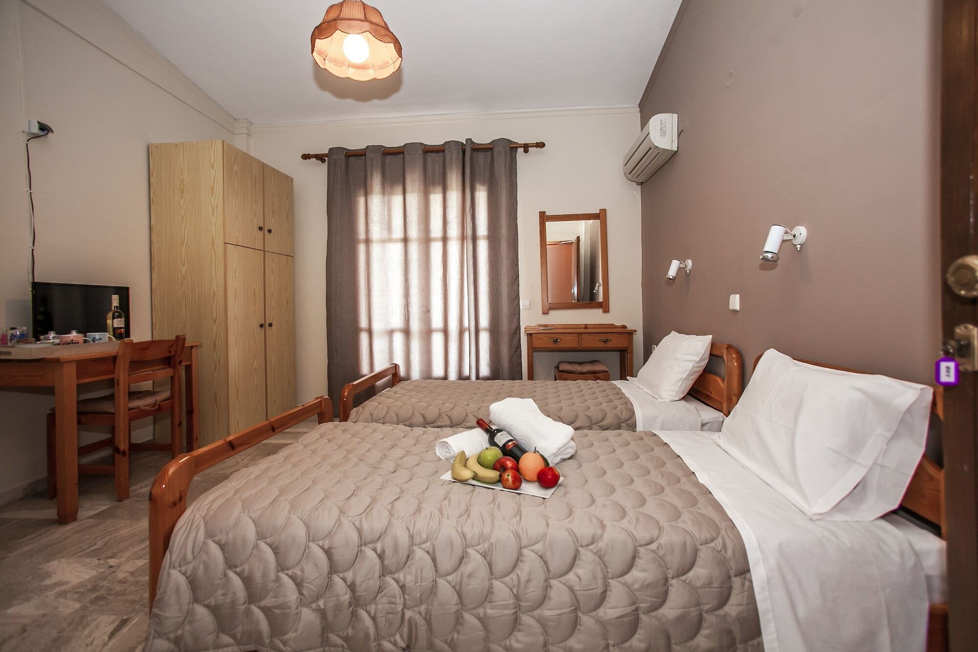 Orelia Pension Tolo Exterior photo